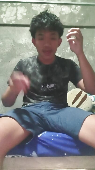 Pinoy Twink Hot Wankings: Get Ready for Huge Cumshots!