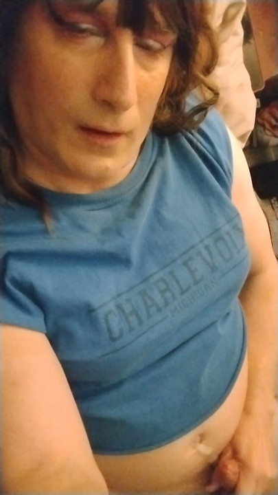 สาวข้ามเพศช่วยตัวเองตอนเช้าแสนสนุก