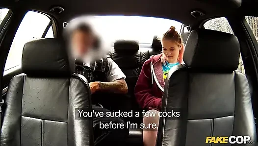 Fake cop - emo-studentin geht arsch zu mund