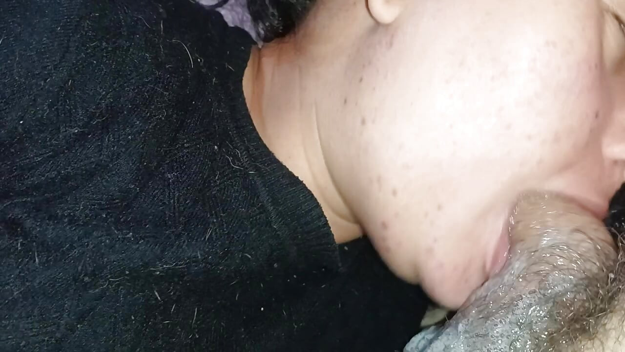 CREAMPIE EXTREMO, LLENANDO ESTA BOQUITA CON TANTO SEMEN