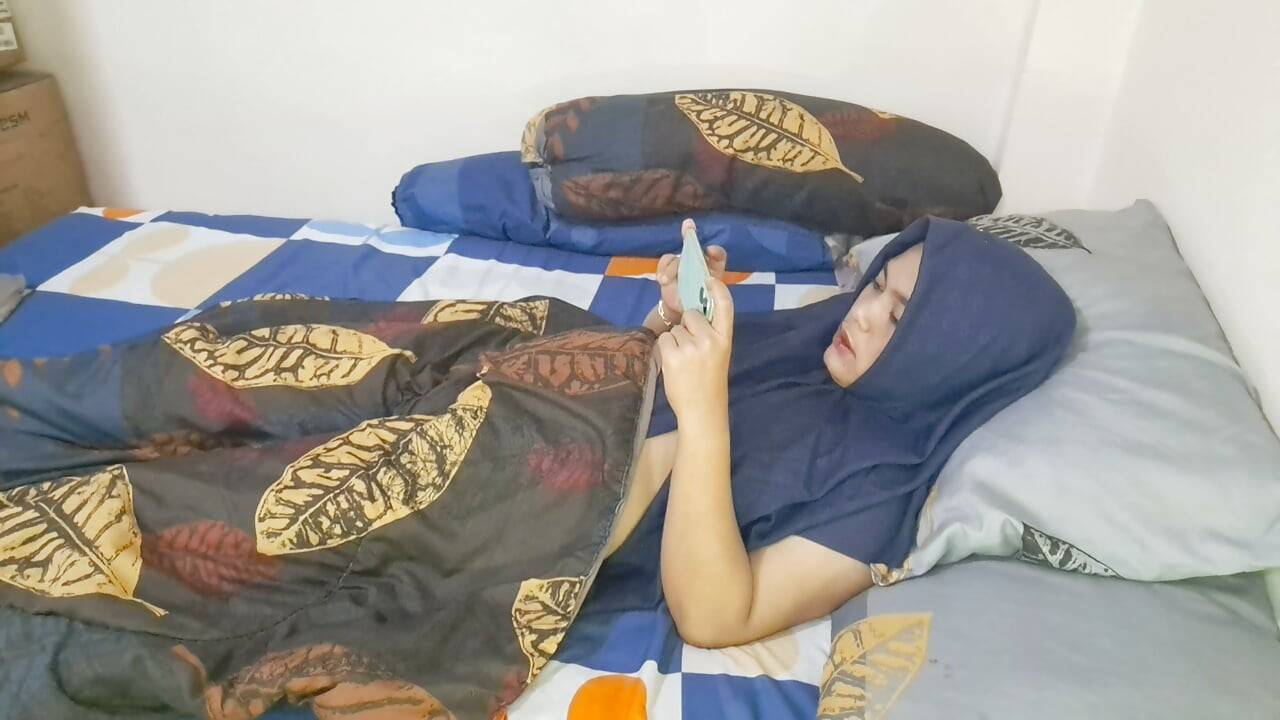 Hijab stvarno želi da je jebu