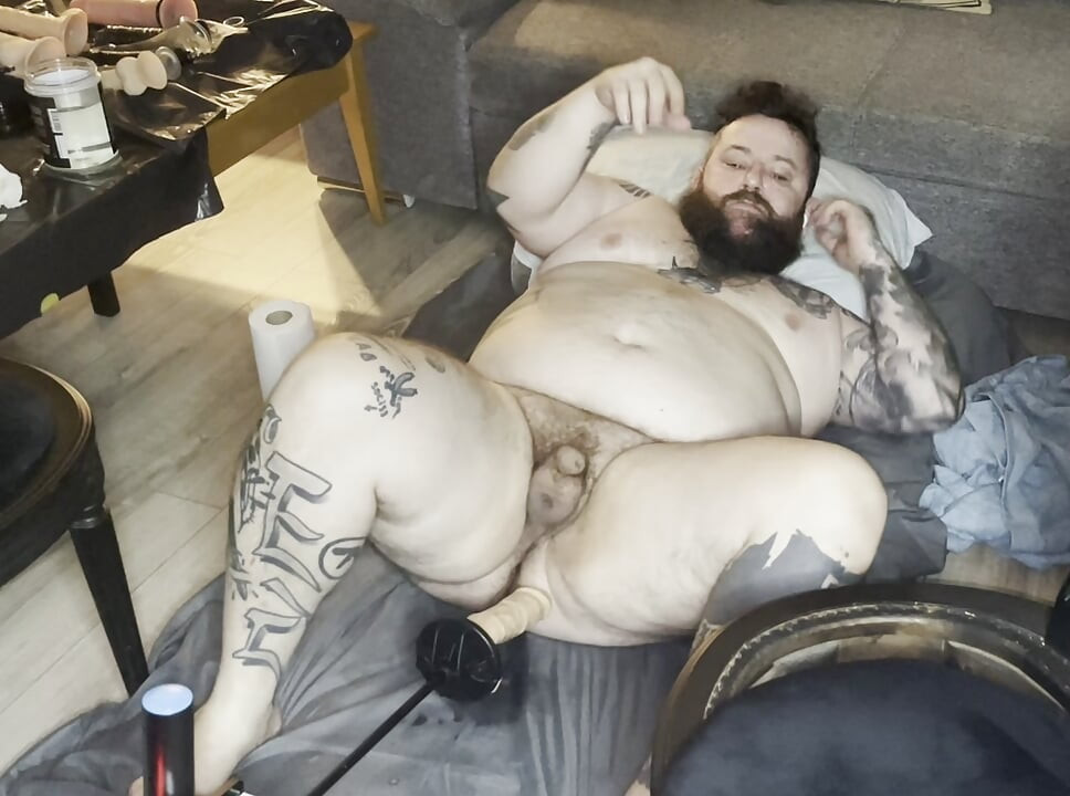 Fuck machine fucks my big ass in missionary big orgasm