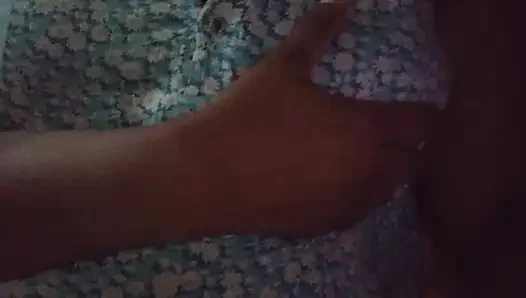 Sri lanka Ann in Lustlove mit musterbation im badezimmer und bett feuchte muschi und saftige möpse