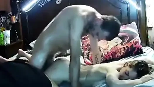 Arkadan Sikişmeyi Seviyor