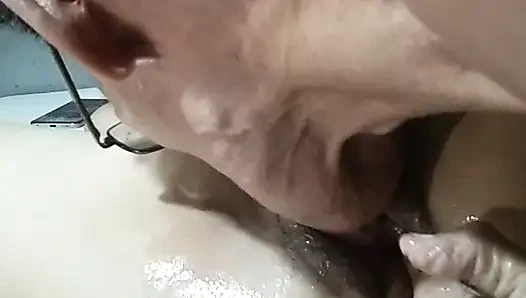 Komplettes video von meiner schönen ehefrau, so viel nasse muschi zum squirten und ich komme in sie