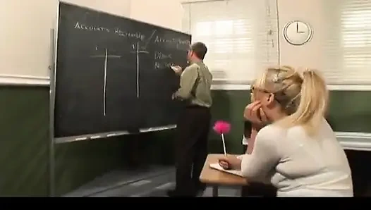 Guru dewasa ngentot memek murid liar