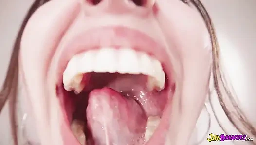 Julia james habis-habisan