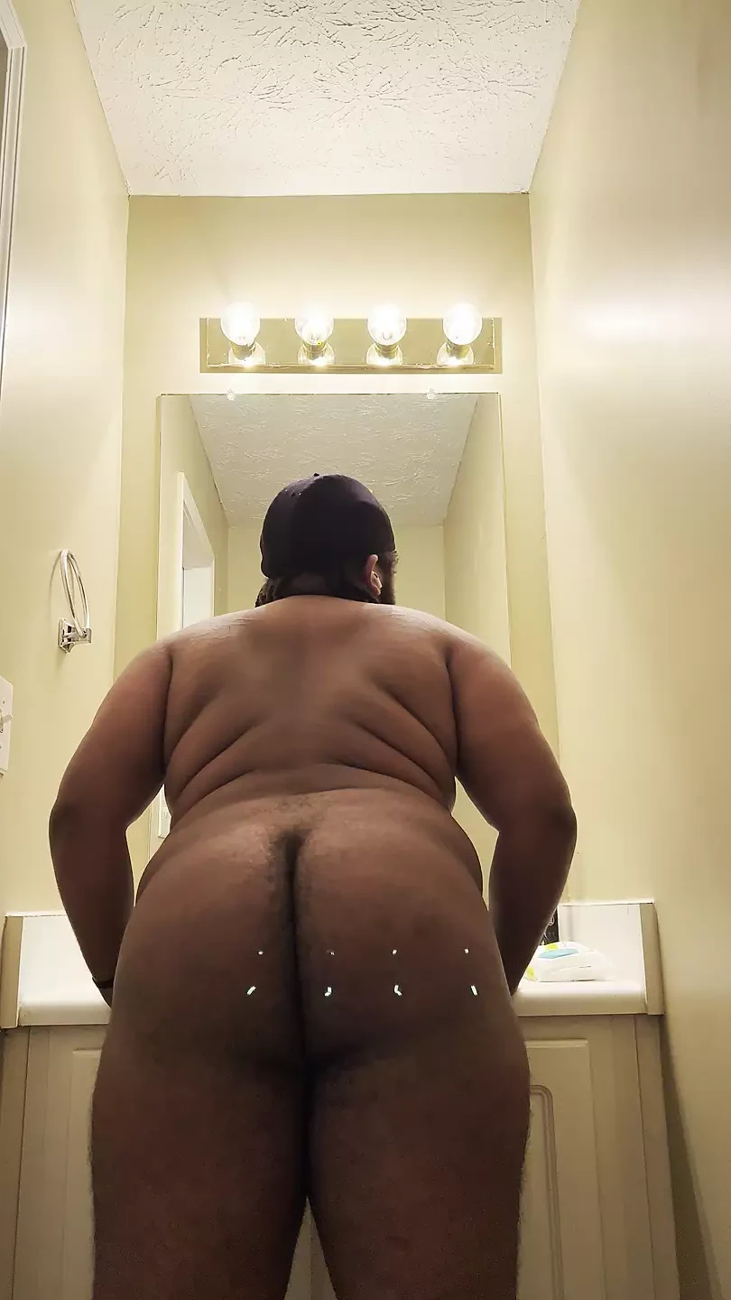 Ninfómana folla polla en baño