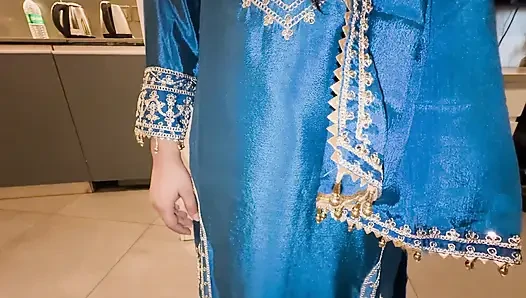 Ibu tiri ngentot sama muslimnya gaya doggy