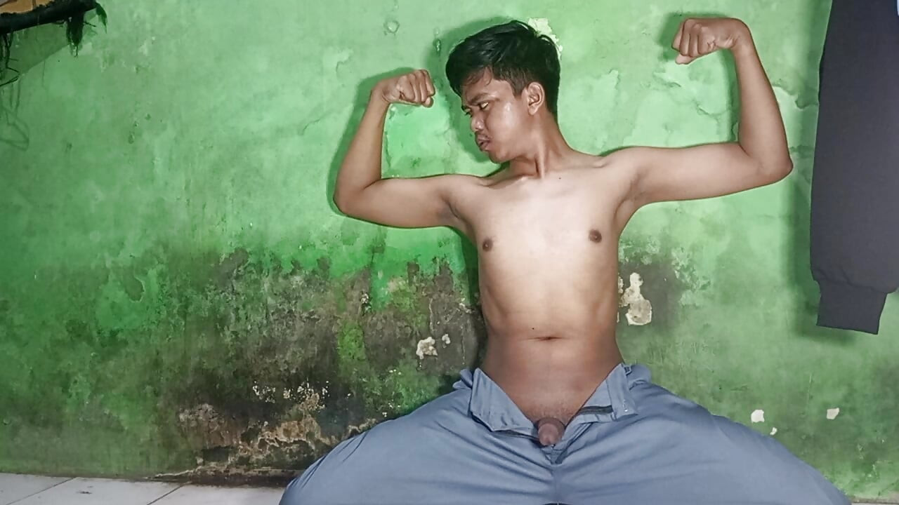 Young man tries round nude