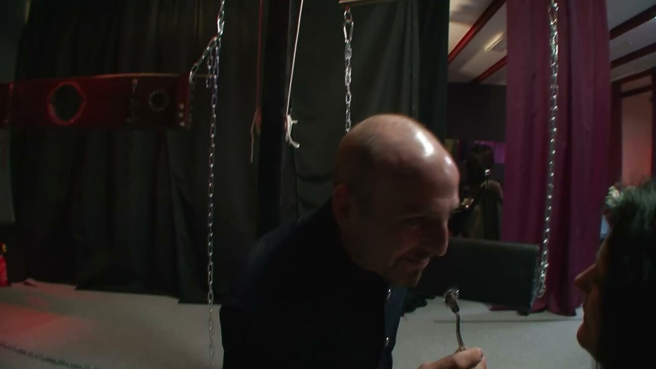עינויי מחט והלקאה אכזרית - עבד חסר רחמים