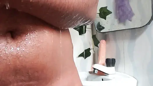 Ванна в душе, задница, киска и сиськи