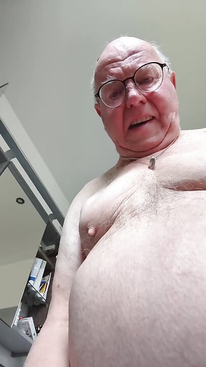 Pissing and Asshole From Below