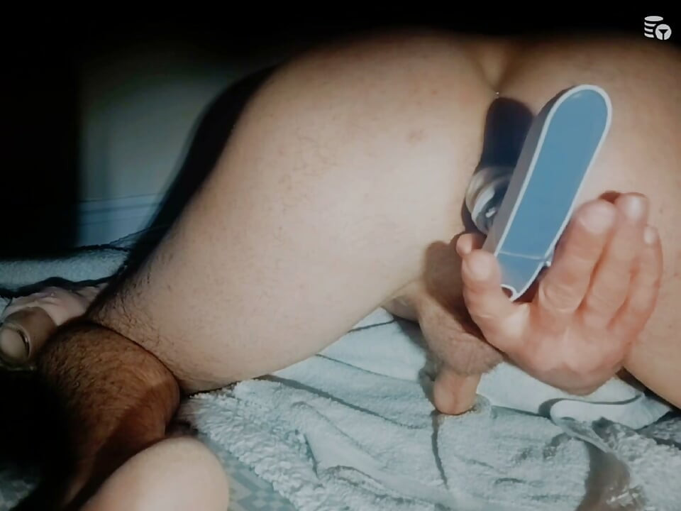 Βραδινή ιππασία στο μεγάλο Dildo, ψεκάζοντας τον μικρό μου κώλο