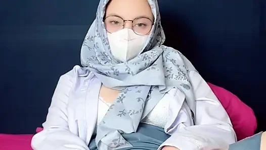 Lise öğrencisi okuldan eve geliyor sange ağır mastürbasyon ve aşırı fışkırtma