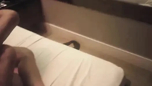 Di motel dengan pacar istri saya yang seksi