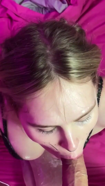 Unvergesslicher moment von "Kitty girl blowjob mit schlagsahne & spermaschlucken"