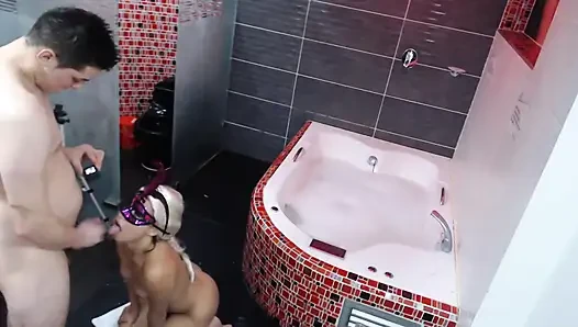 Paisa ilk kez bir yabancıyla seks yapıyor