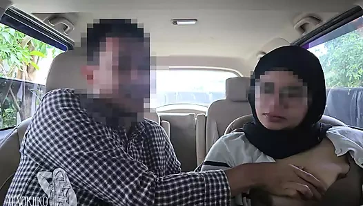 Hijab College Girl Have Fun With Sugar Daddy in The Car - Minokiiko