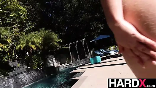 Hardx - toket semok rambut cokelat dientot habis-habisan sampai mengerang keenakan