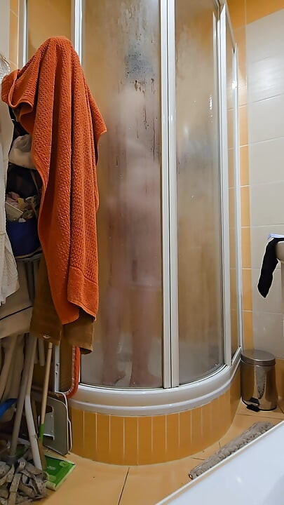 Cute BBW Wife with Big Soft Natural Tits and Big Ass Takes a Shower