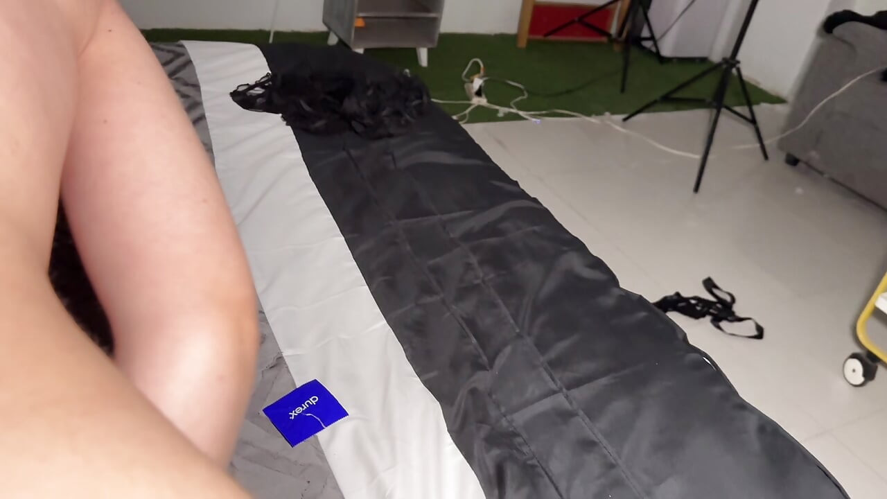 My Girlfriend Gets Really Rich When She Gets a Bitch - Super Babe