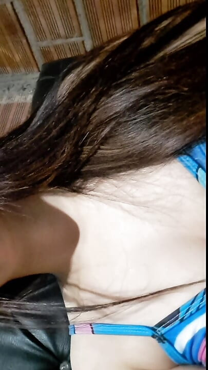India Muestra Las Tetas Y Su Rico Coño