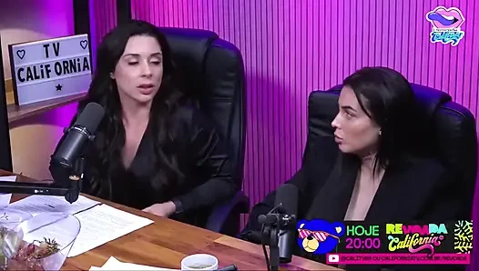 Zwei Hotties in Einer Show Des Dirtytalks - Bruna Carlos Und Luciana Picchi