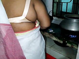 4k full xxx - madrastra desi en sari follada por hijastro mientras cocina - destruyó su coño y entró en ella - 2023 nuevo