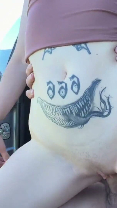 Risky Outdoor Fuck at the Forest Edge – Deepthroat in Car & Hard Public Sex | Clip 1