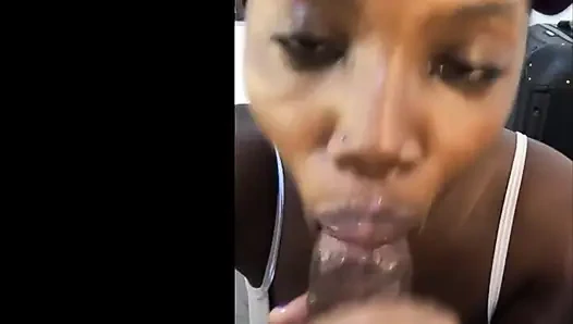 Kalau aku lagi pakai bonnet, aku pengen banget nyepong kontolmu - jhodez1