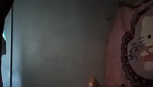Она ее вылизала.