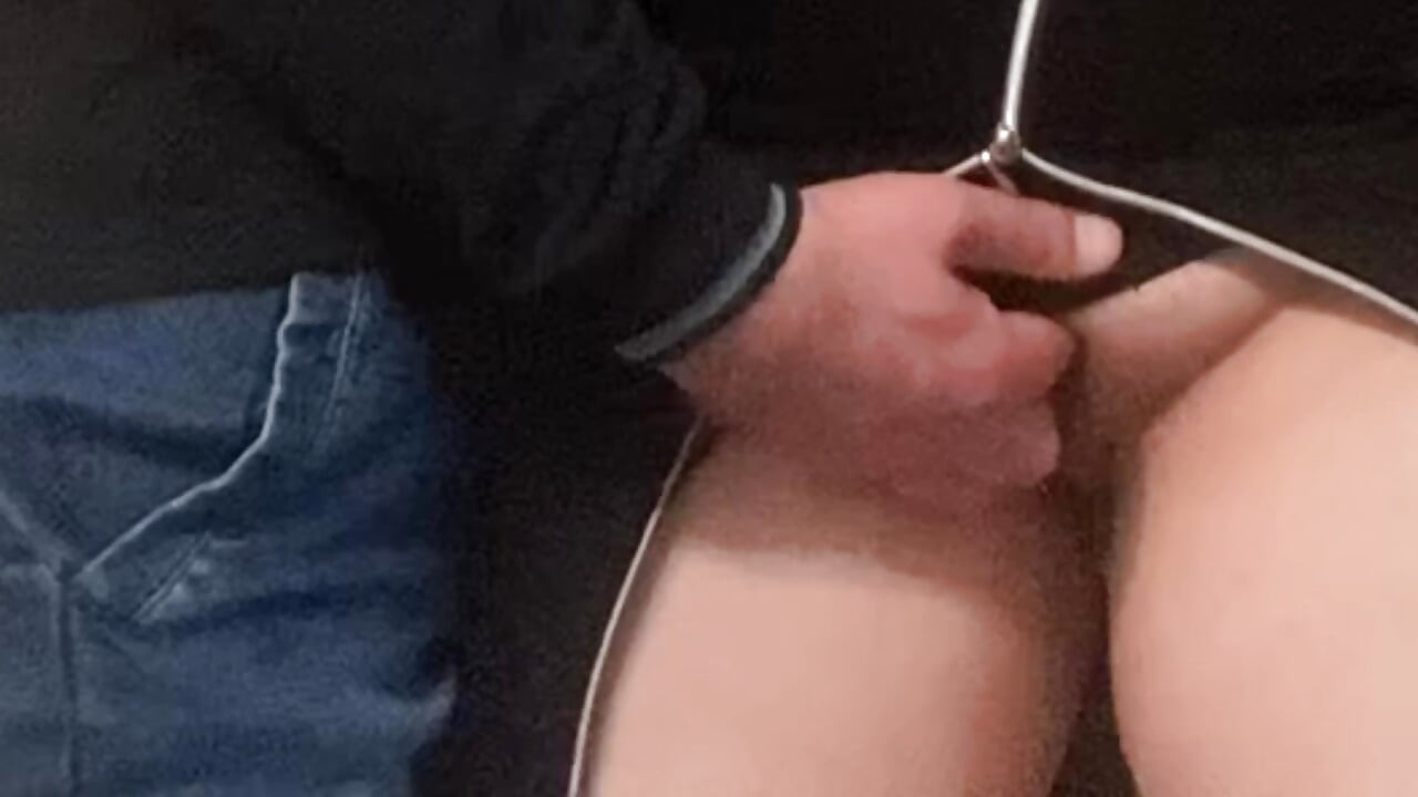 지하철에서 내 보지를 핑거링하는 임의의 낯선 사람이었어