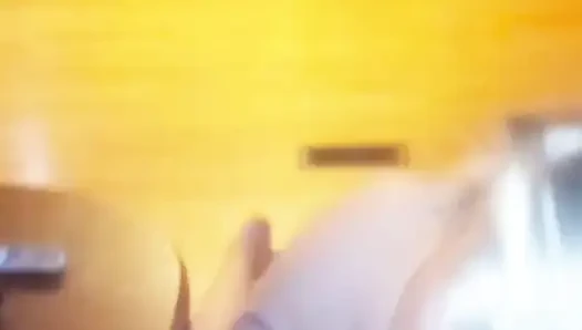 Istri sange ini lagi asik dientot sama suaminya