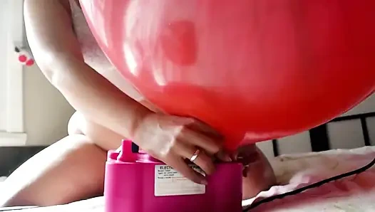 Ride Big Crystal Balloons at Morning Sun - Bunny Looner [lowres]