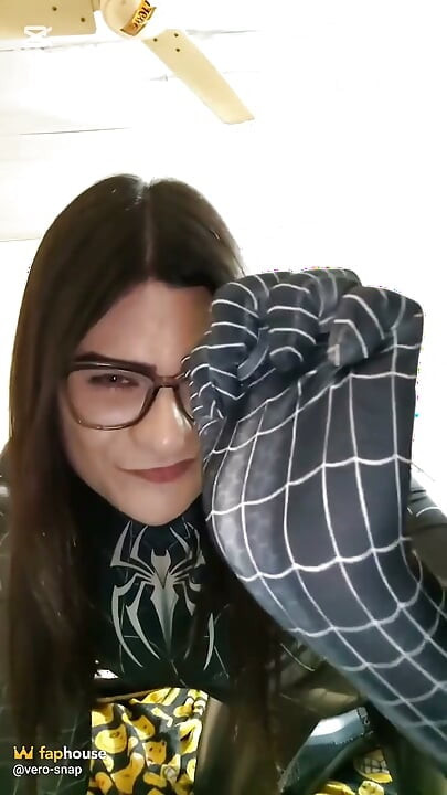 Persetan dengan pelacur ini dengan cosplay Spiderman Venom-nya