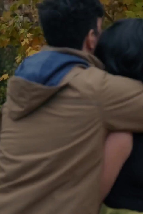 Nederlandse Halloween-tiener slikt elke lading sperma