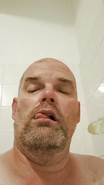 Dybt, dybt, dybt i halsen