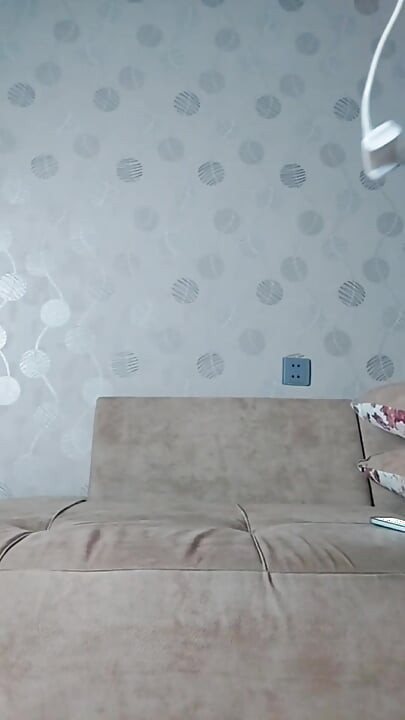 Rode lange jurk mooie witte femboy