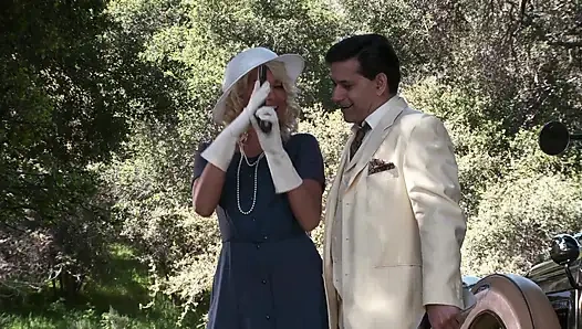 Kötü sarışın sürtük açık havada sert sikilmeyi seviyor