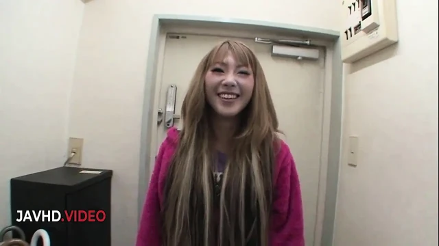 Sexy Saki Oshiro Tempts with Blowjob in Bathroom Before Seductive Ride Session