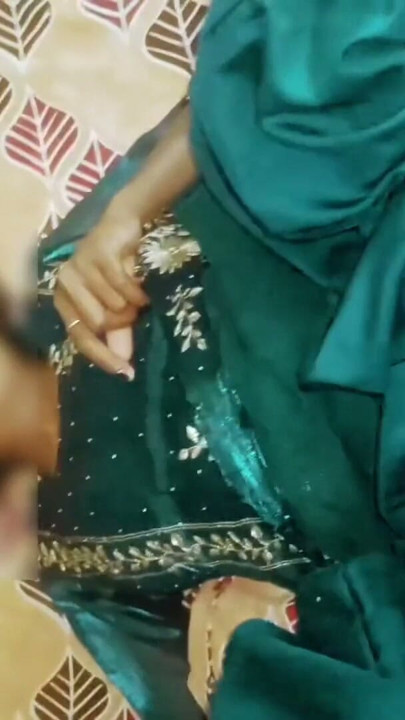 TROROSE DESI INDIAN BHABHI FUCKED WITH THICK AND BIG BLACK COCK | קליפ 1