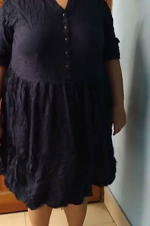 胖美少女模特在热辣拍摄中被摄影师干