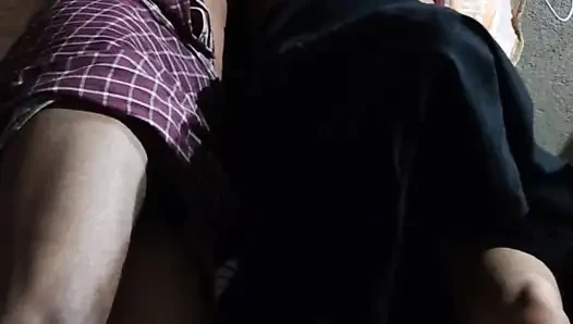 Aku berbagi istriku yang lagi hamil sama saudara tiriku untuk pertama kalinya.