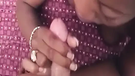 Tante seksi ini dientot habis-habisan sama kontol besar sampai mengerang keenakan