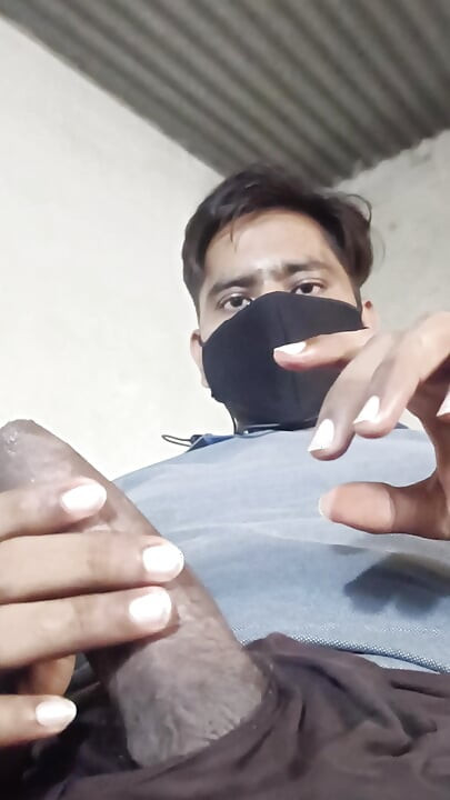 A man teaches anatomy with full explanation for regarding followers question and solutions for the problems