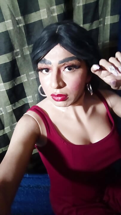 Mexický transvestita vycházející ze skříně