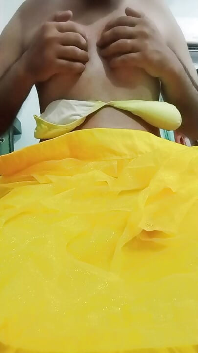 Indian Gay Crossdresser Gaurisissy xxx sex in yellow Lehenga