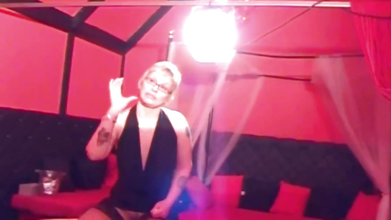 Two Sluts Have a Gangbang with Real Amateurs in a Club