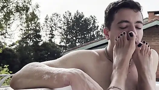 Богиня Kiffa - сексуальное поклонение ступням в ванне, эпизод 2